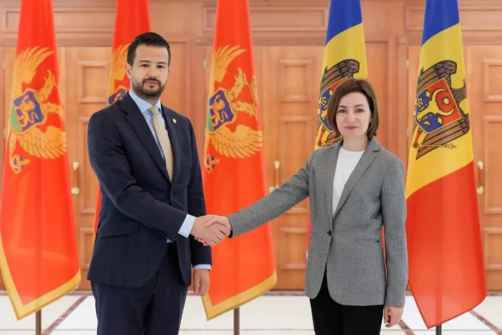 JAKOV MILATOVIĆ I MAJA SANDU