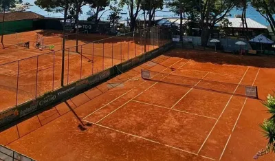 Umjesto teniskih terena hotel od pet spratova