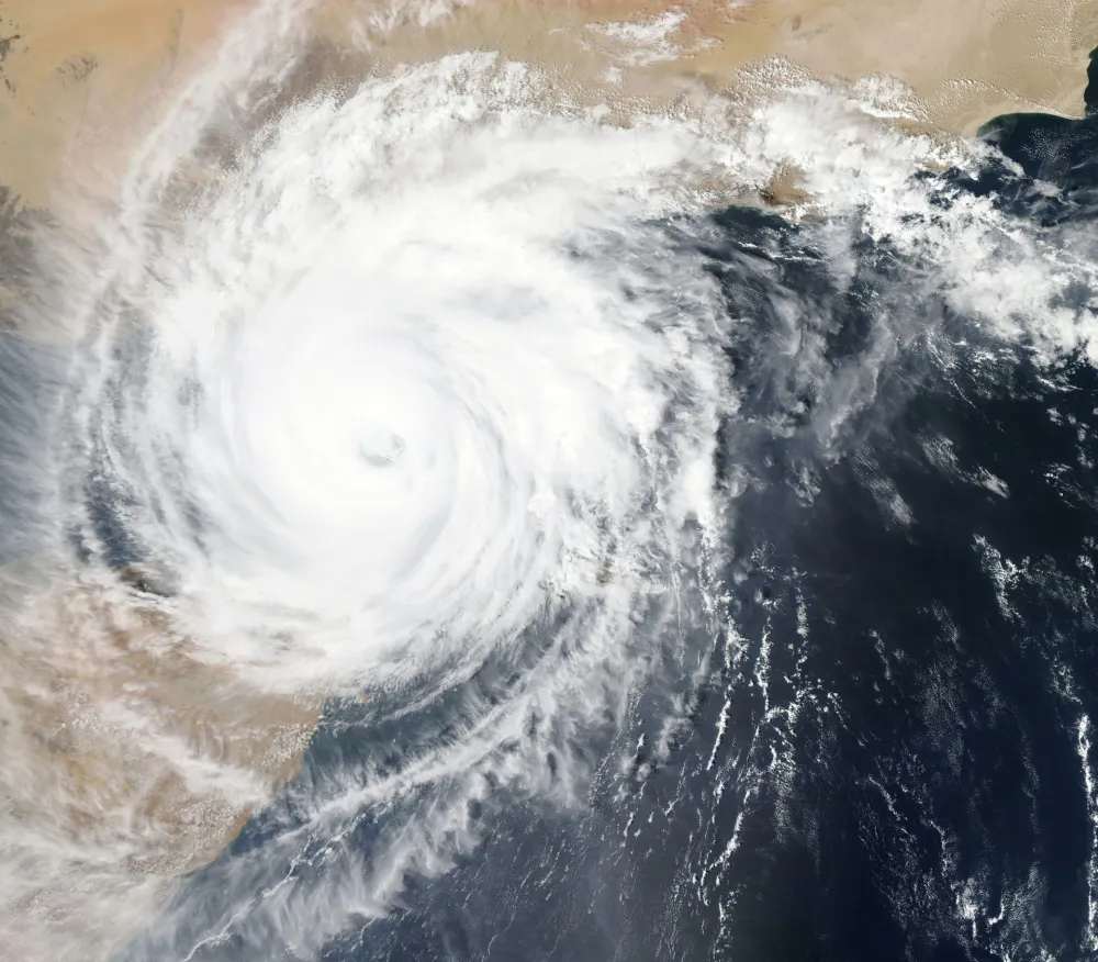 Oko 114 hiljada ljudi evakuisano zbog tajfuna