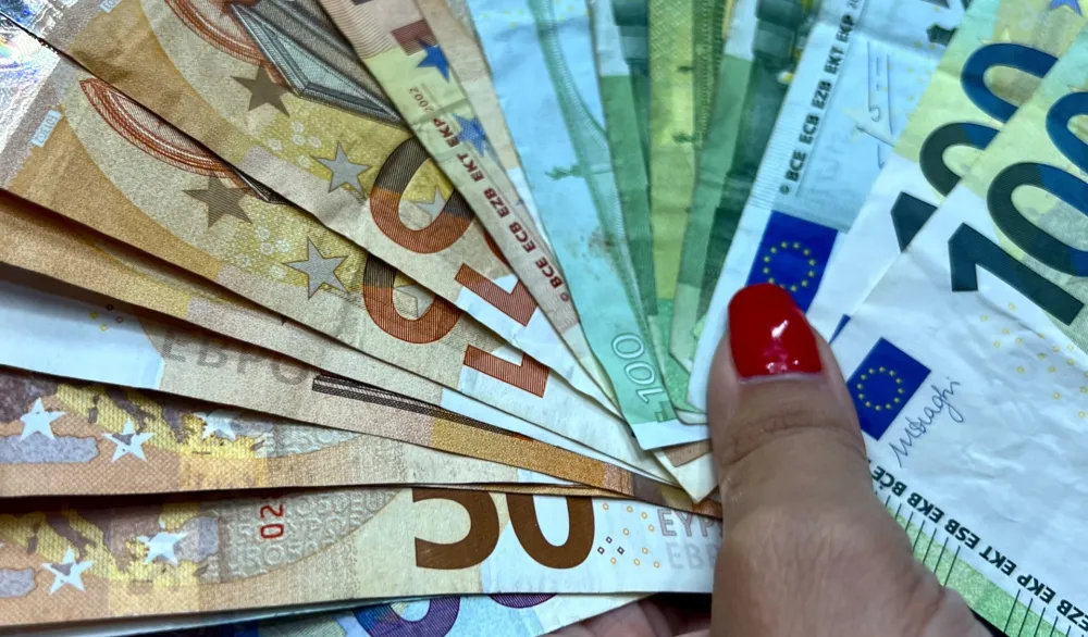 Pare,novac,euri 
