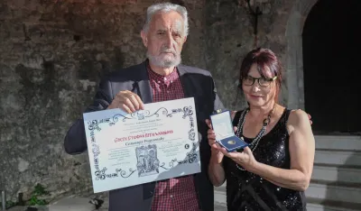 Pјesnik јe sve&scaron;tenik јezika