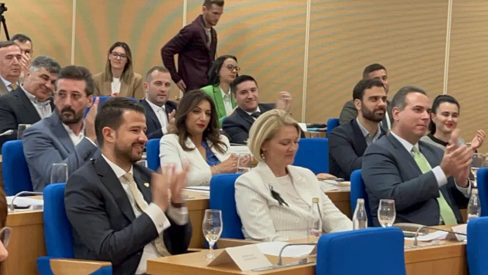 Sjednica Glavnog Grada, Jakov Milatović i Injac Olivera