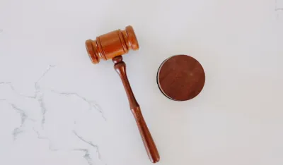 Unsplash: Tingey Injury Law Firm<br>Sud, presuda