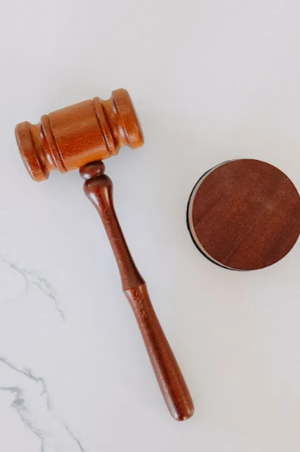 Unsplash: Tingey Injury Law Firm<br>Sud, presuda