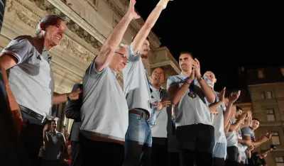 Bori&scaron;a Simanić na dočeku ispred Skup&scaron;tine Beograda