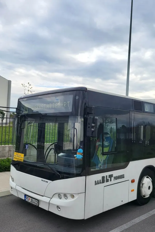 Школски аутобус који саобраћа од Подгорице до Зете