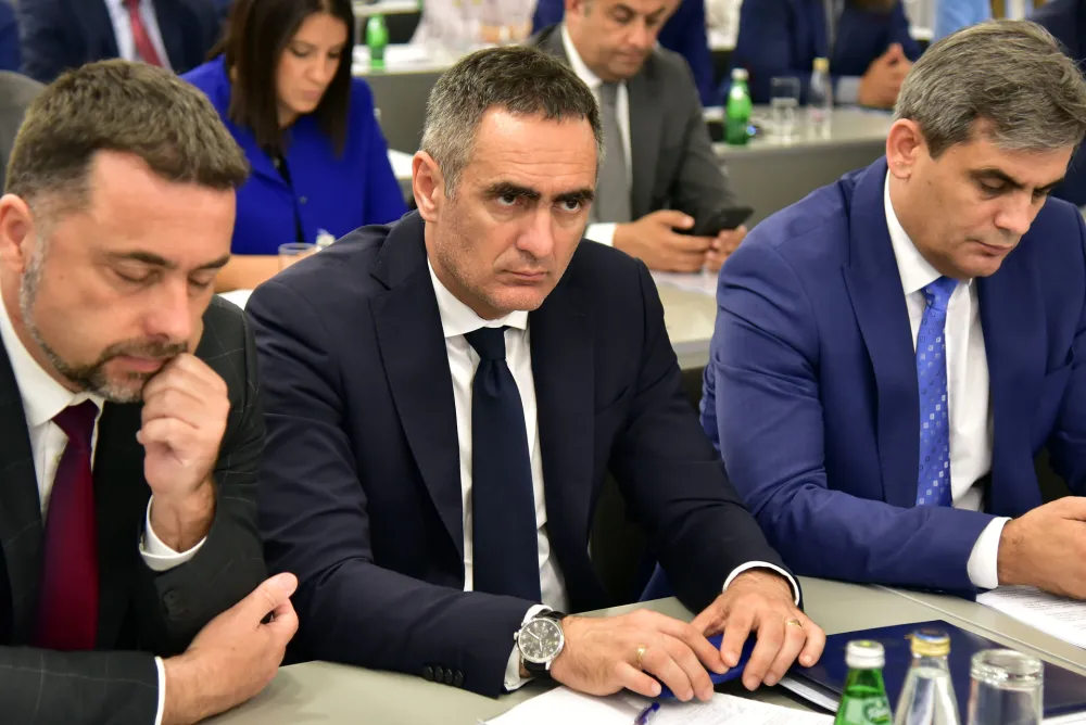 Sastanak Dritana Abazovica i ministara u Privrednoj komori