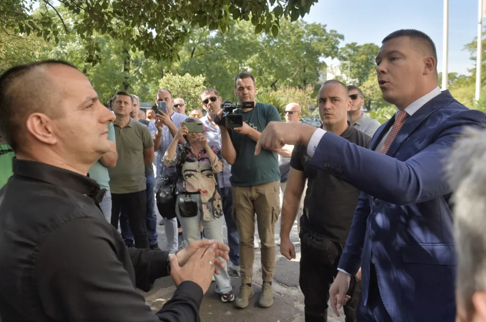 Protest nezavisnog sindikata policije, protest nezavisnog sindikata policije ispred ministarstva policije, nezavisni sindikat policije