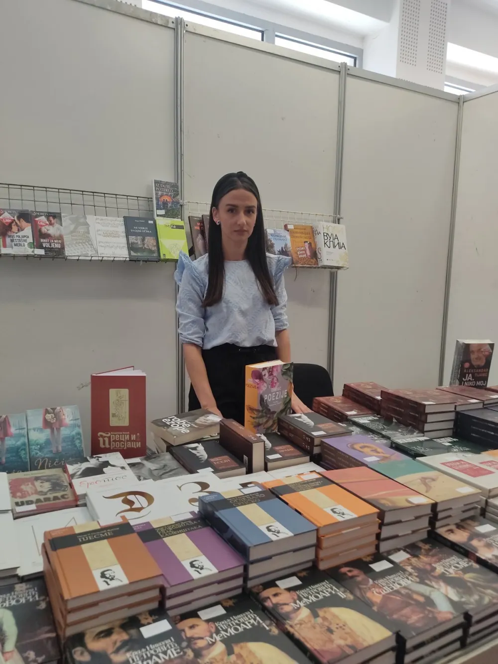 Na &scaron;tandu "Dana" izvrsna klasika i publicistika
