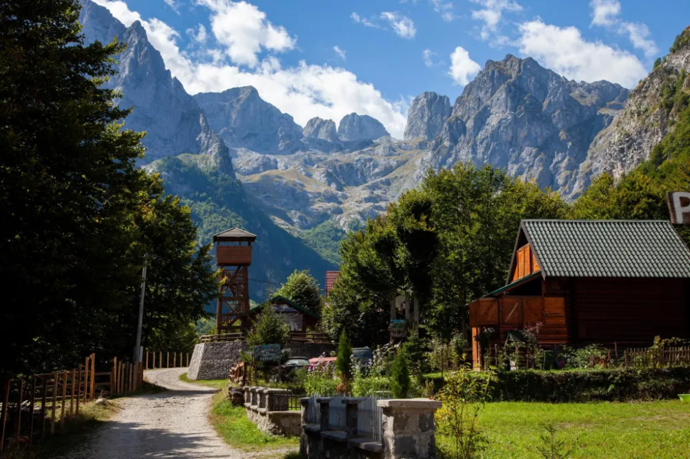 Nacionalni park "Prokletije": Do sredine septembra evidentirano 30.000 turista