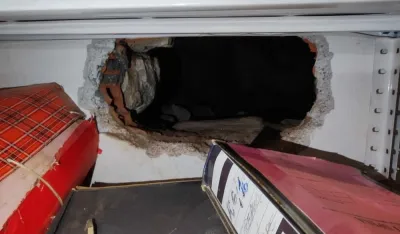 Prokopan tunel ispod zgrade suda do depoa