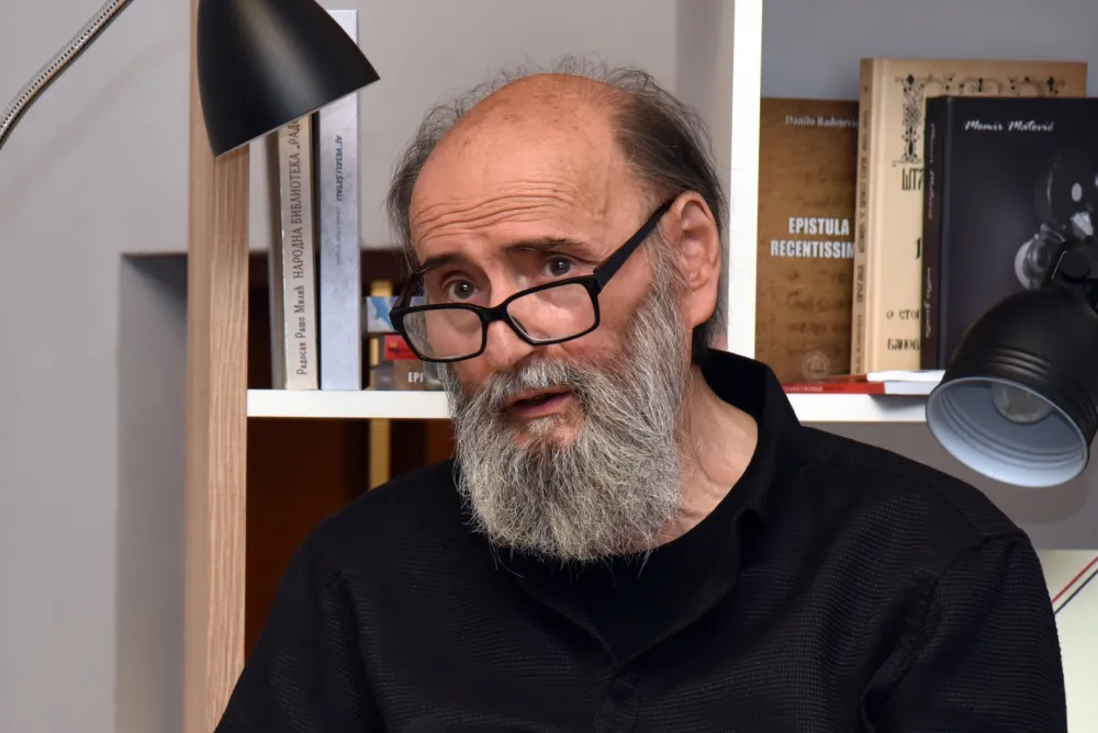 Ako nema Boga rodiće ga poeziјa