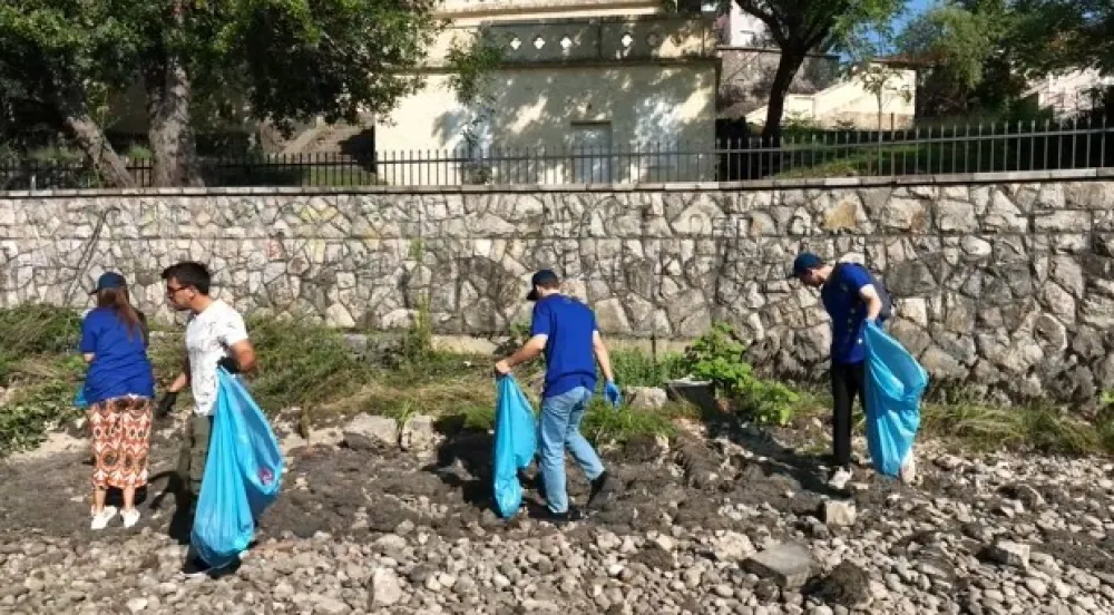Čistili korito Ribnice
