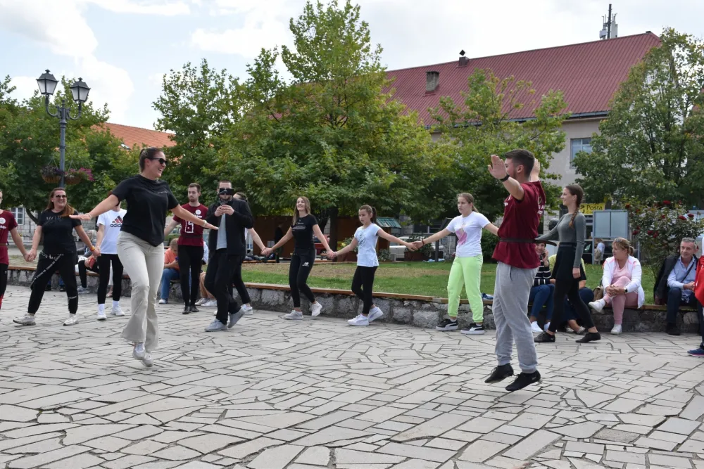 Igre "Maglica" i "Trusa" okupile i staro i mlado u Kola&scaron;inu