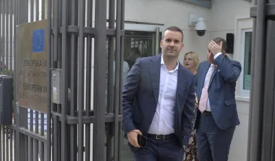 Milojko Spajic na sastanku u kancelariji EU, Milojko Spajic, kancelarija EU, Sastanak Spajica i diplomata EU