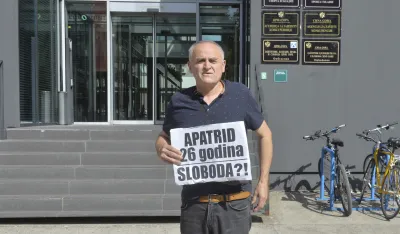 Bubanja protestovao ispred zgrade Ombudsmana: Tri deceniјe živim bez dokumenata i prava