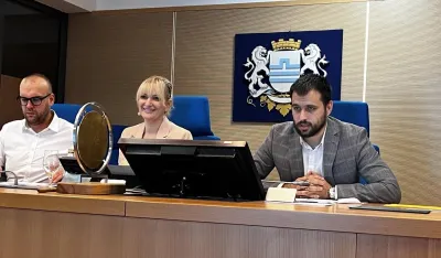 Odbornici preglasali Injac, sami sebi dižu naknade