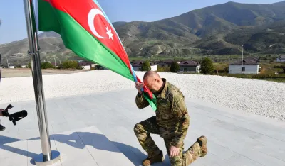 Alijev podigao zastavu Azarbejdžana 