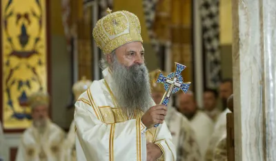 patrijarh porfilije sluzi liturgiju