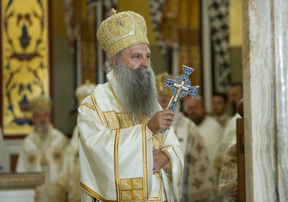 patrijarh porfilije sluzi liturgiju