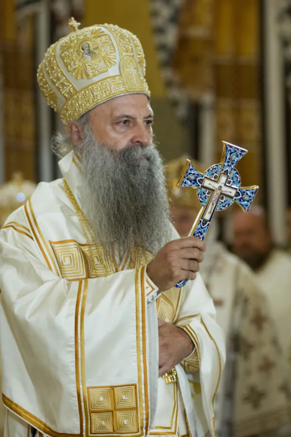 patrijarh porfilije sluzi liturgiju