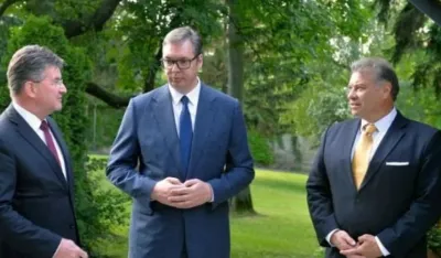 Vučić sa Lajčakom i Eskobarom