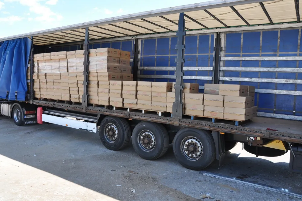 Spaljivanje cigareta u Niksicu, Rade Milosevic, Rade Milosevic spaljuje cigarete, sverc cigareta, duvanska mafija