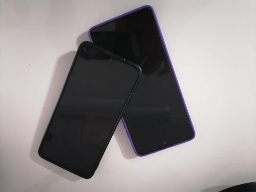 Ilustracija<br>mobilni telefon