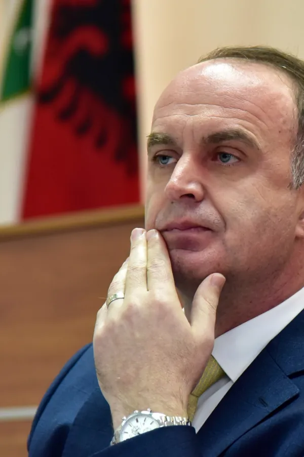 Nik Djeljosaj, tuzi sjednica opstine