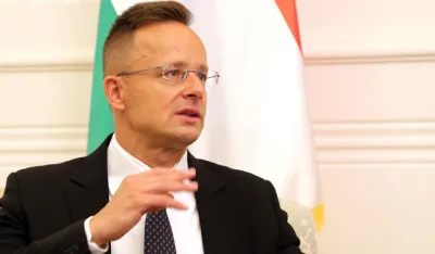 Петер Сијарзто