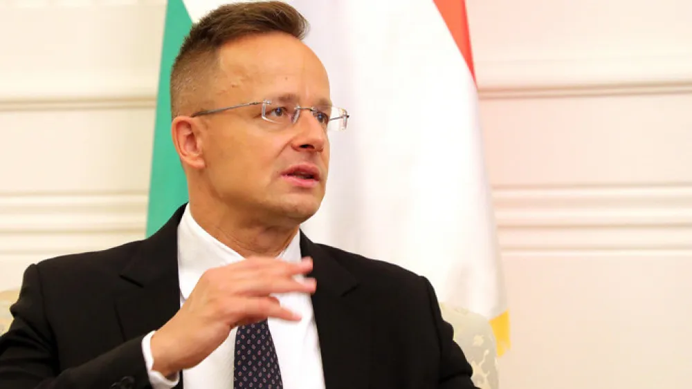 Петер Сијарзто