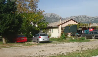 Barake, Bar
