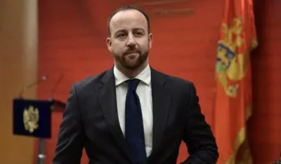 Nikolić: Niko ne &scaron;titi građane od kupovine ljudskih du&scaron;a pred popis