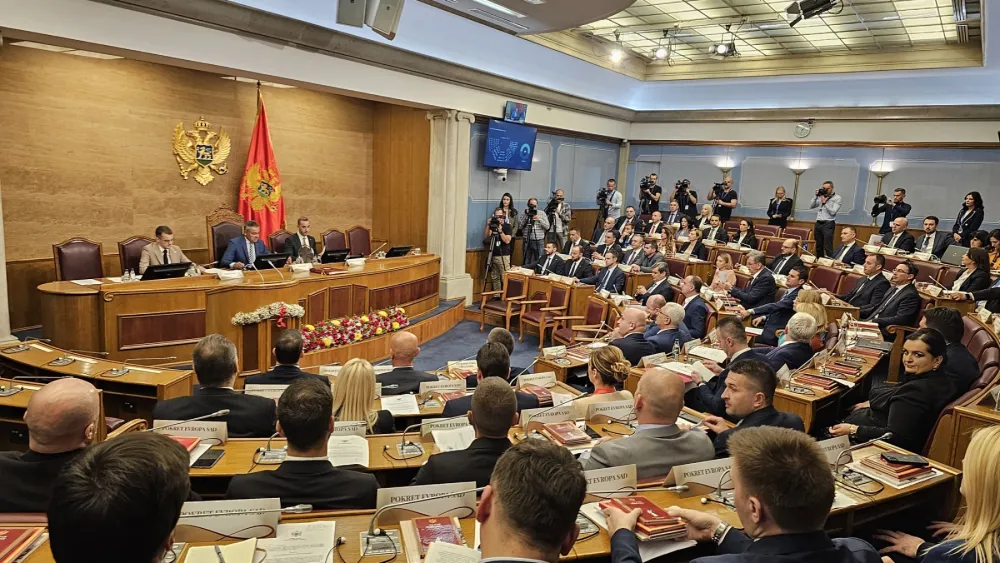 (VIDEO) Pejović i Popović izabrani za potpredsjednike Skup&scaron;tine Crne Gore