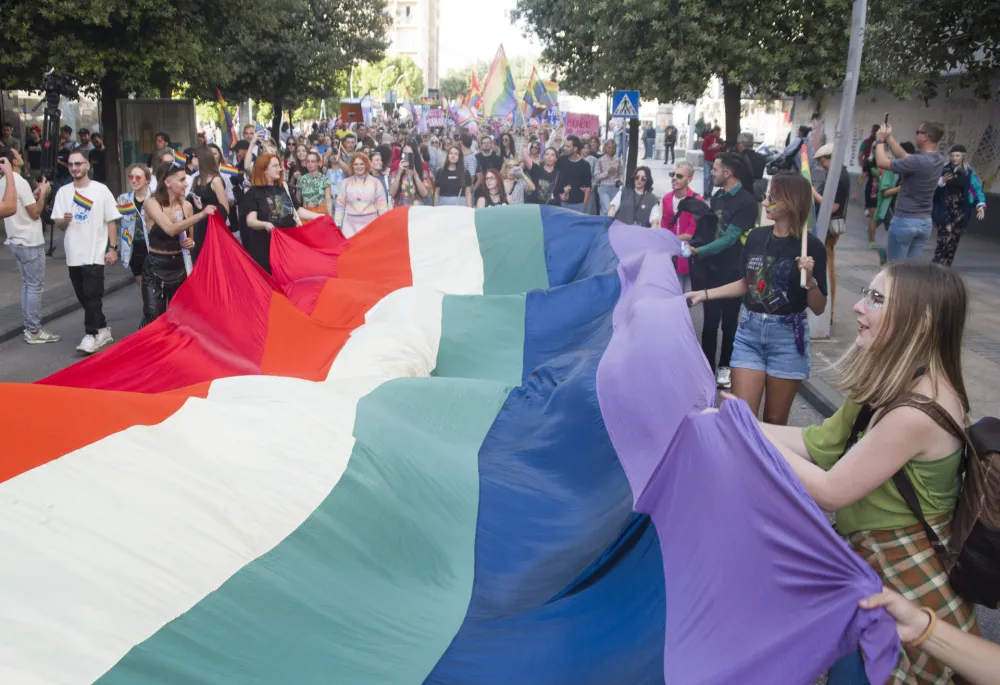 Vi&scaron;e od 40 odsto LGBTI osoba živi u stanju egzistencijalne ugroženosti