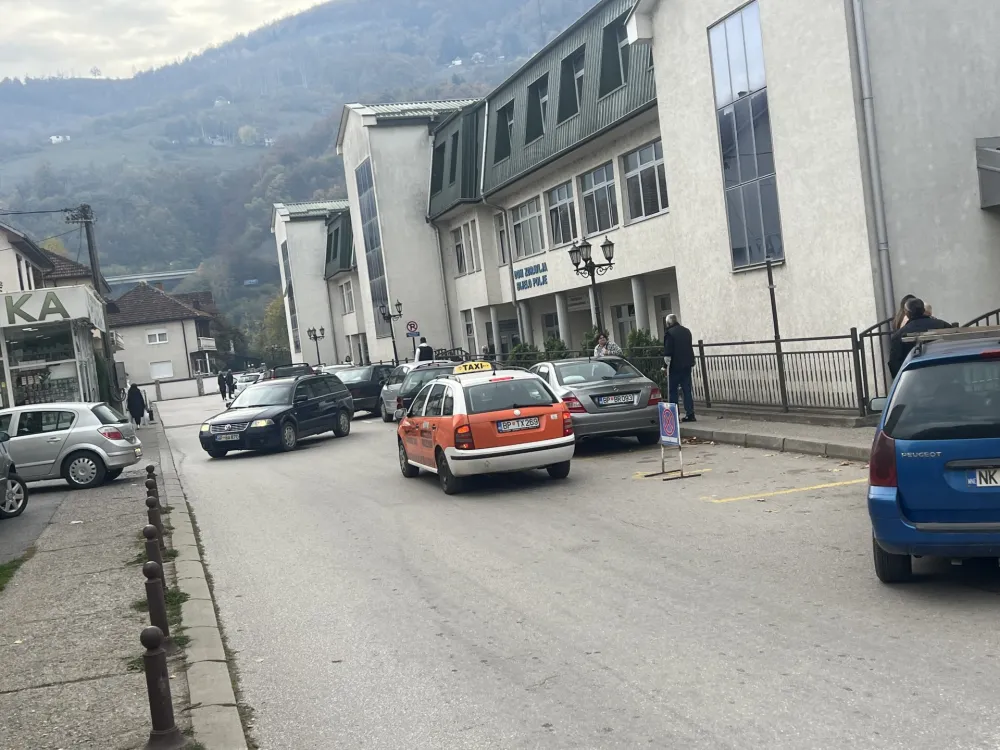 Bijelo Polje: Domu zdravlja se prići ne može od automobila