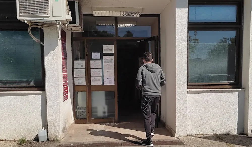 guzva ispred doma zdravlja