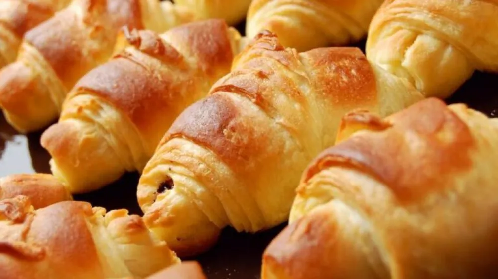 Kiflice od krompira punjene sirom i &scaron;unkom