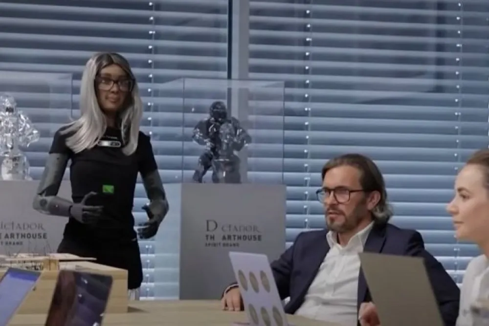 Mika direktorka