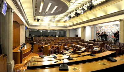 prazna sala skupstina