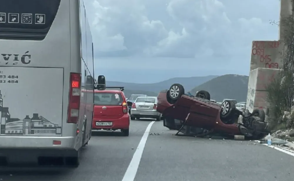 Saobraćajna nezgoda kod Brajića: Povrijeđena jedna osoba