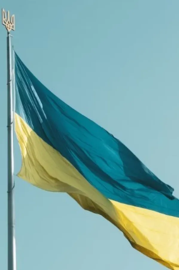Unsplash: Sylwia Bartyzel<br>Ukrajina, zastava, ilustracija