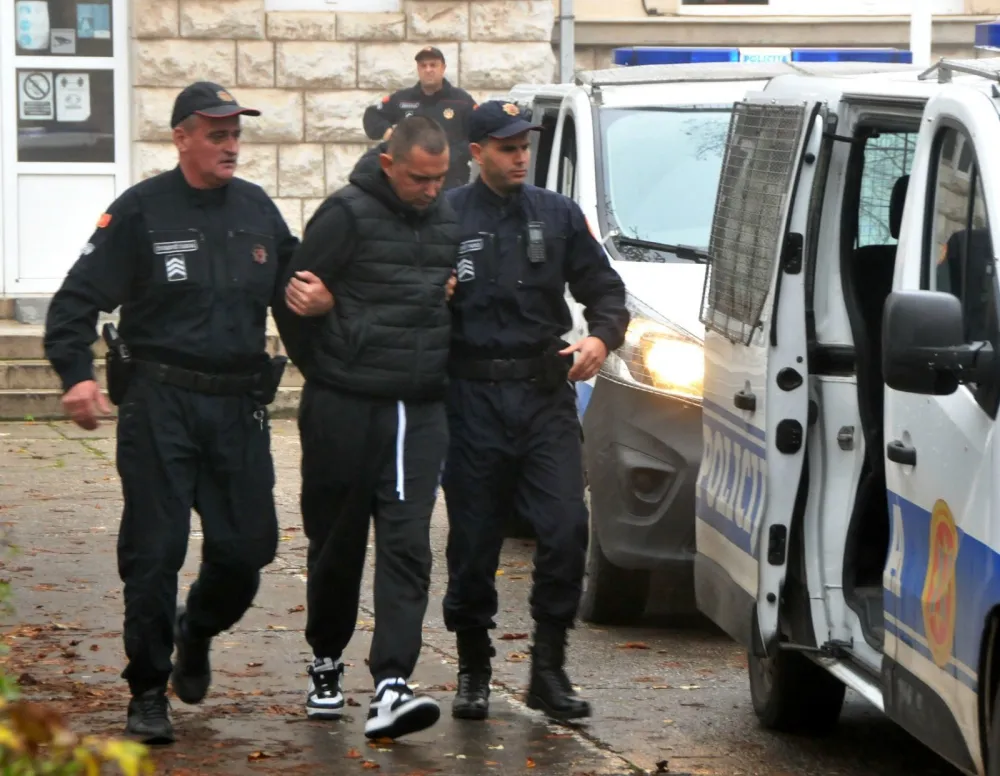 (FOTO) Nik&scaron;ić: Privedeno sedam osoba, policija pretresla pripadnike klanova i dilere droge