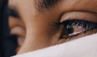 FOTO: Unsplash - Louis Galvez, suze, depresija, usamljenost, ilustracija