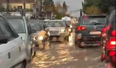 Tuzi, glavna saobraćajnica