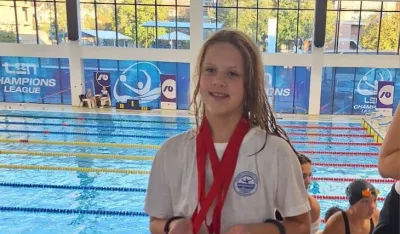 Uspјeh učenice O&Scaron; &bdquo;Vlado Milić&ldquo; na međunarodnom plivačkom takmičenju: Nađi pune ruke medalja