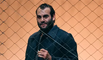 Aleksandar Radulović u jednoj od predstava