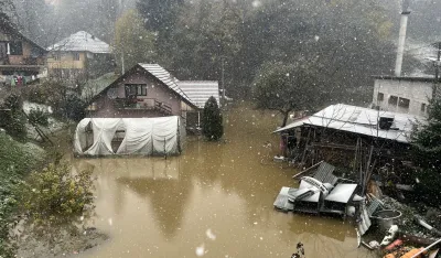 Кућа Кораћа плива у води