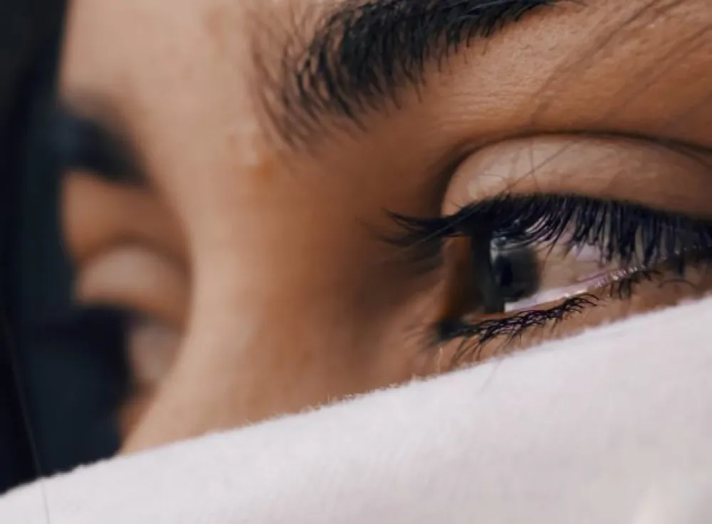 FOTO: Unsplash - Louis Galvez, suze, depresija, usamljenost, ilustracija