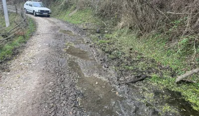 Stanovnici bјelopoljskog sela nezadovoljni: Asfalt do Mioče odavno propao, sanaciјe nema ni u naјavama